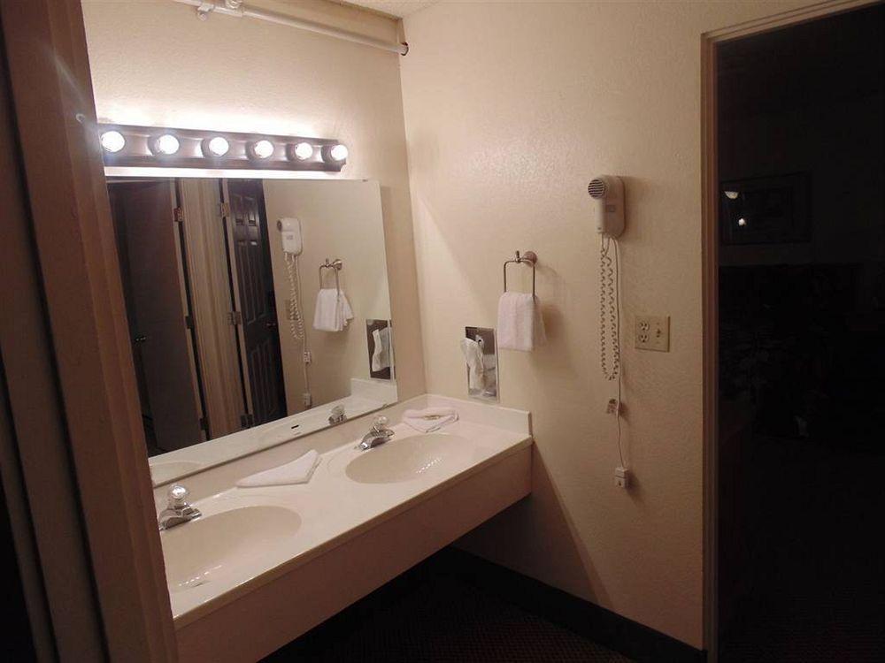 Barratt Inn Anchorage Airport Екстер'єр фото